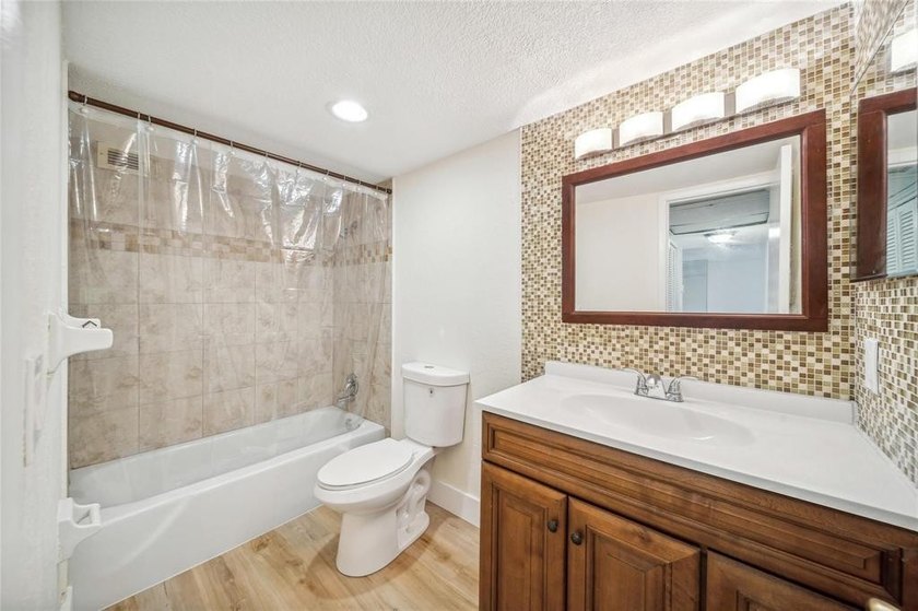 Briarwood Club in the heart of Coral Springs. Spacious 2-Beds - photo 10