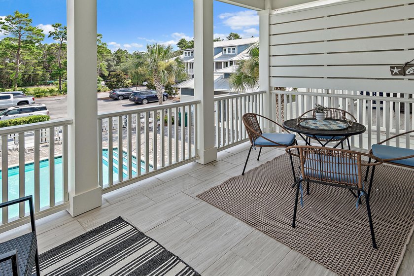 Ideally positioned overlooking the pool and just a short walk - photo 8