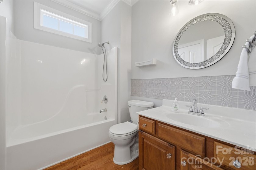 Stunning Brick Home in beautiful Hunter Oaks Subdivision with 3 - photo 14