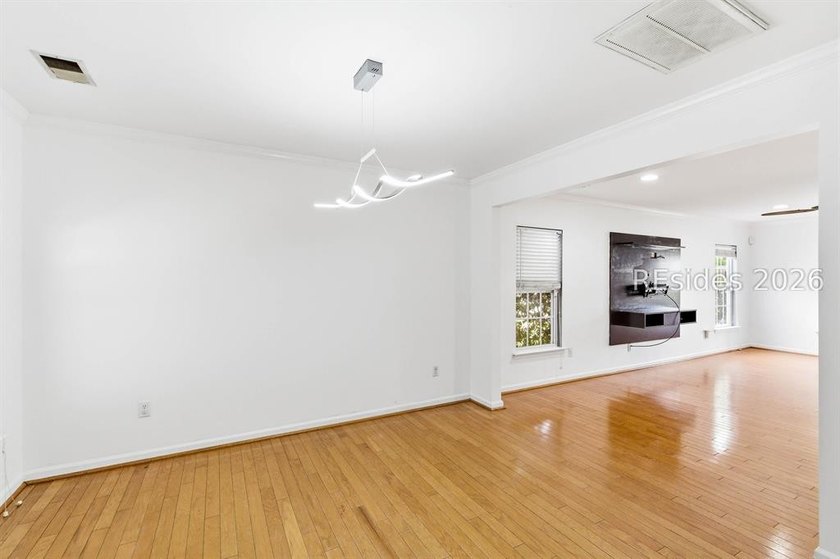 Discover this spacious 1,700+ sq. ft., 3 bedroom, 2.5 bath home - photo 3