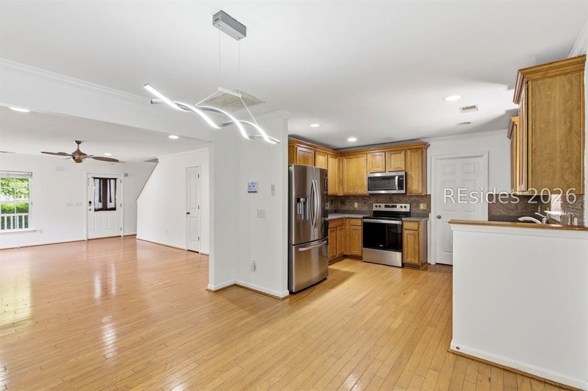 Discover this spacious 1,700+ sq. ft., 3 bedroom, 2.5 bath home - photo 7