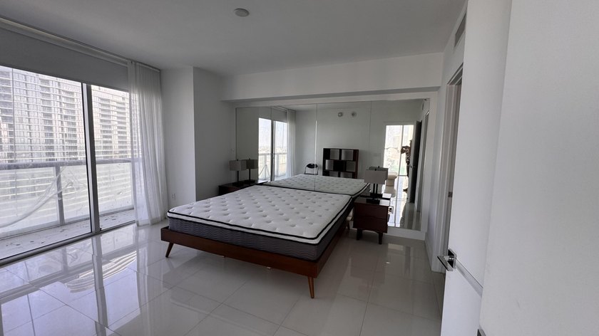 BEAUTIFUL 2BED/2BATH UNIT IN THE HEART OF BRICKELL. PARTIAL - photo 10