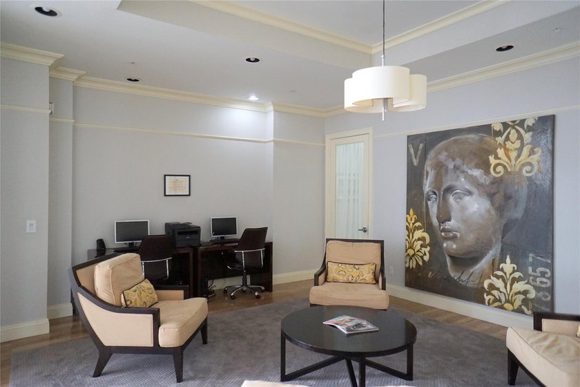 Luxury, light &amp; bright fully updated 2-bedroom, 2-bathrooms - photo 22