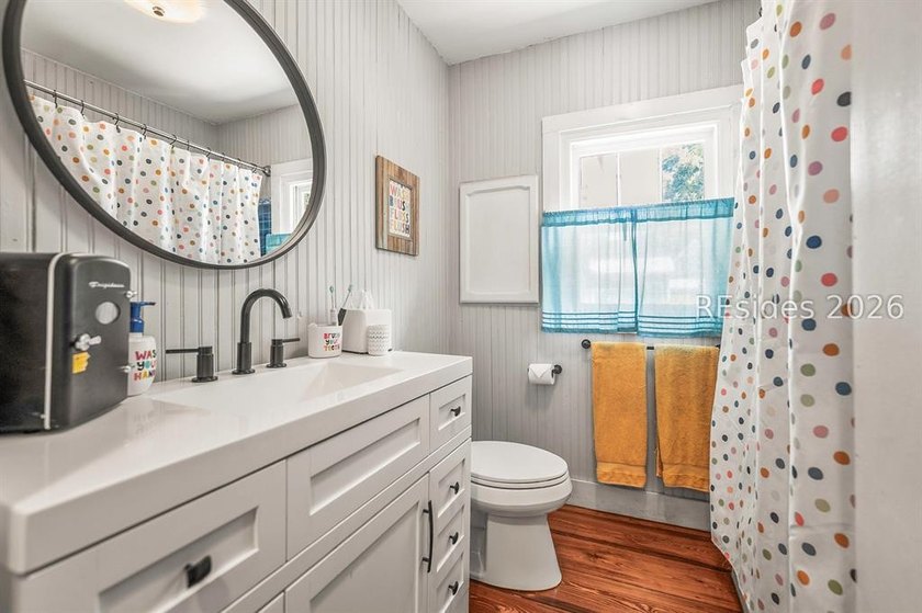 Charming 1940s ranch full of character, featuring spacious front - photo 24