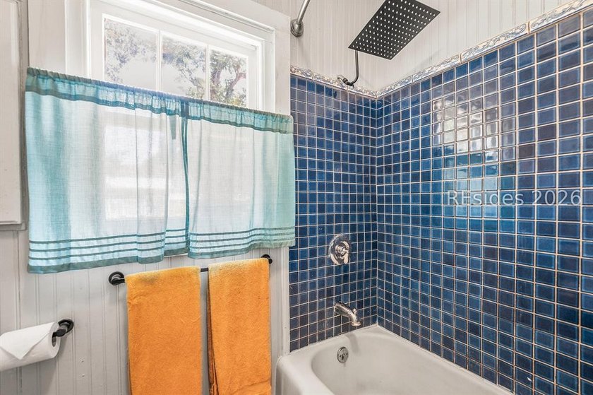 Charming 1940s ranch full of character, featuring spacious front - photo 25