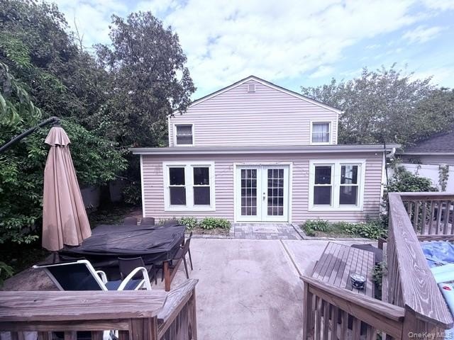 Beautiful Raised Ranch, with 4 Bedrooms, 2 Full baths. Entry - photo 8