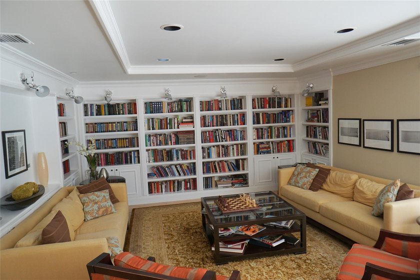 Luxury, light &amp; bright fully updated 2-bedroom, 2-bathrooms - photo 28