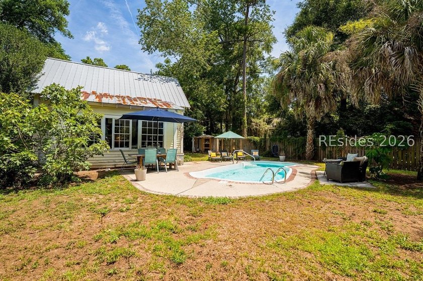 Charming 1940s ranch full of character, featuring spacious front - photo 32