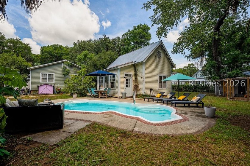 Charming 1940s ranch full of character, featuring spacious front - photo 33