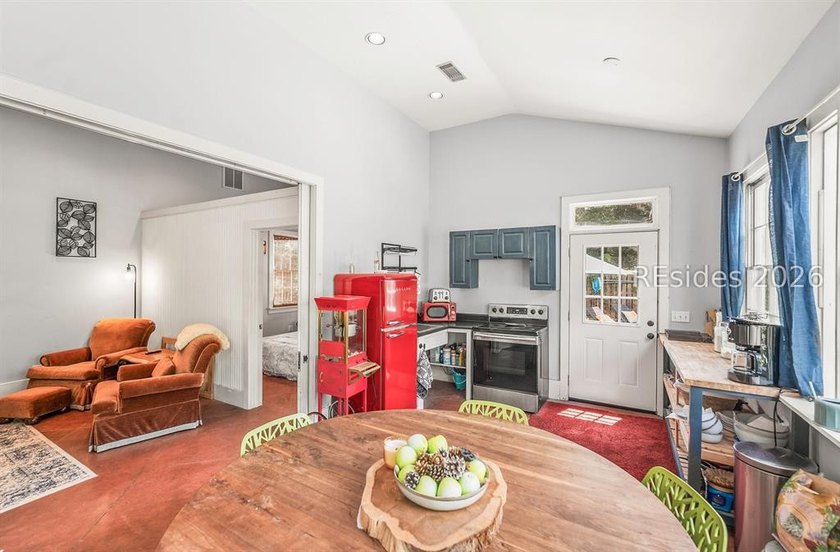 Charming 1940s ranch full of character, featuring spacious front - photo 39