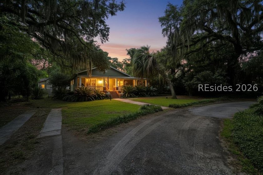 Charming 1940s ranch full of character, featuring spacious front - photo 49