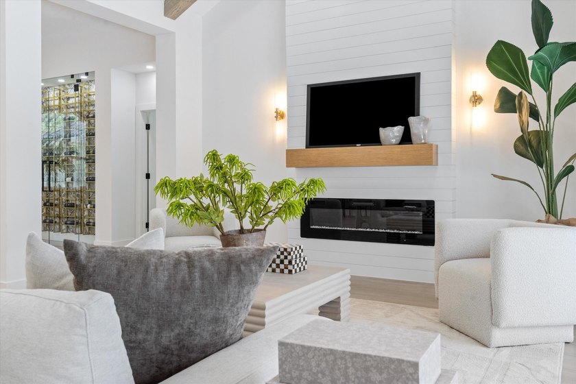 Welcome to a Masterpiece of luxury living. This Newly Renovated - photo 11