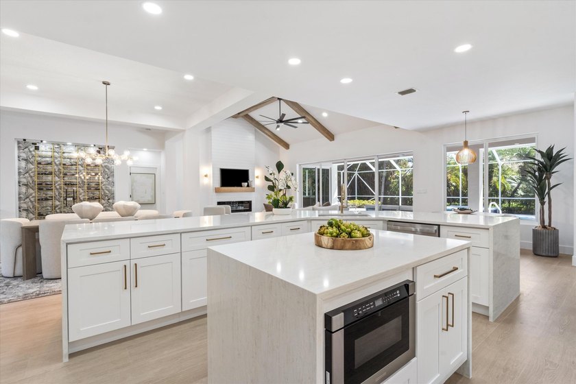 Welcome to a Masterpiece of luxury living. This Newly Renovated - photo 14