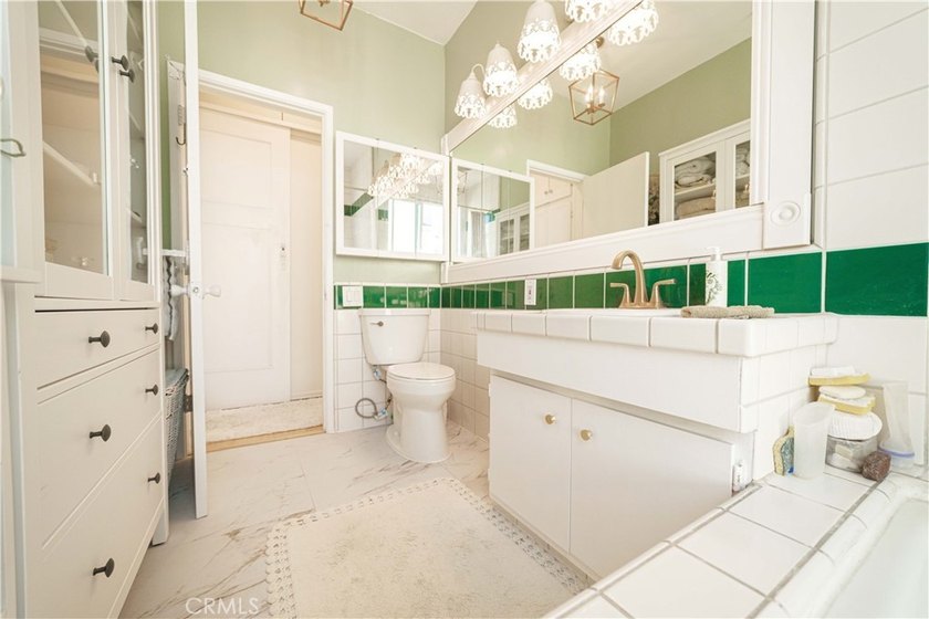 Coastal Living at Its Best! Experience the charm of beachside - photo 19