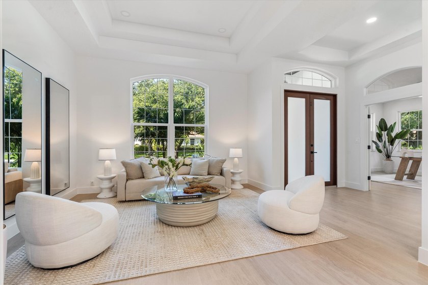 Welcome to a Masterpiece of luxury living. This Newly Renovated - photo 22