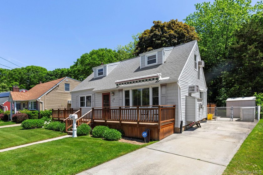 Welcome To 12 Leslie Lane In Massapequa, Located In The - photo 3