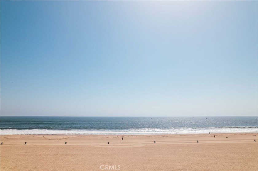 Coastal Living at Its Best! Experience the charm of beachside - photo 24