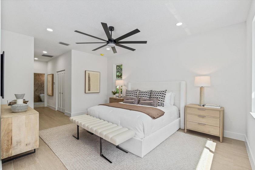 Welcome to a Masterpiece of luxury living. This Newly Renovated - photo 24