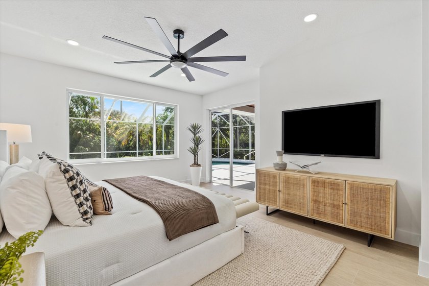 Welcome to a Masterpiece of luxury living. This Newly Renovated - photo 25