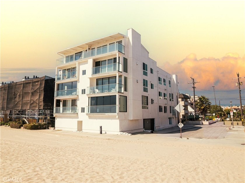 Coastal Living at Its Best! Experience the charm of beachside - photo 31