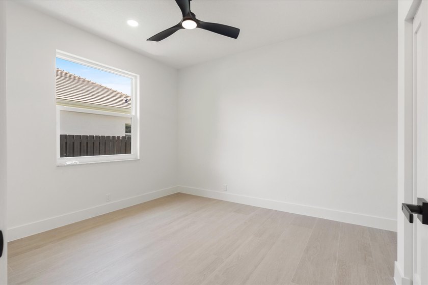 Welcome to a Masterpiece of luxury living. This Newly Renovated - photo 32