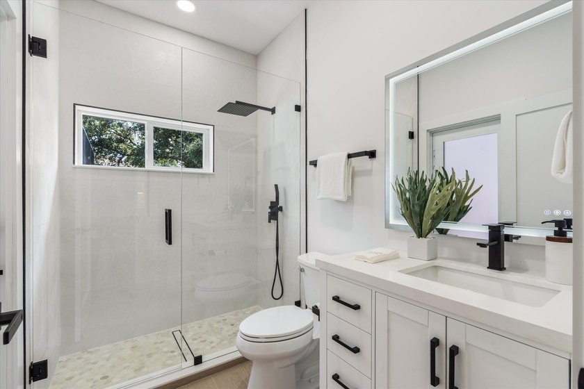 Welcome to a Masterpiece of luxury living. This Newly Renovated - photo 35