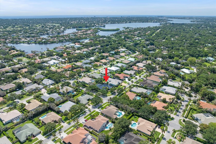 Welcome to a Masterpiece of luxury living. This Newly Renovated - photo 45