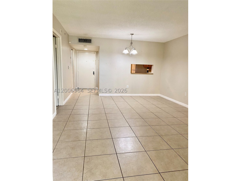 Highly sought-after Horizons West FIRST FLOOR 1 bedroom / 1.5 - photo 6