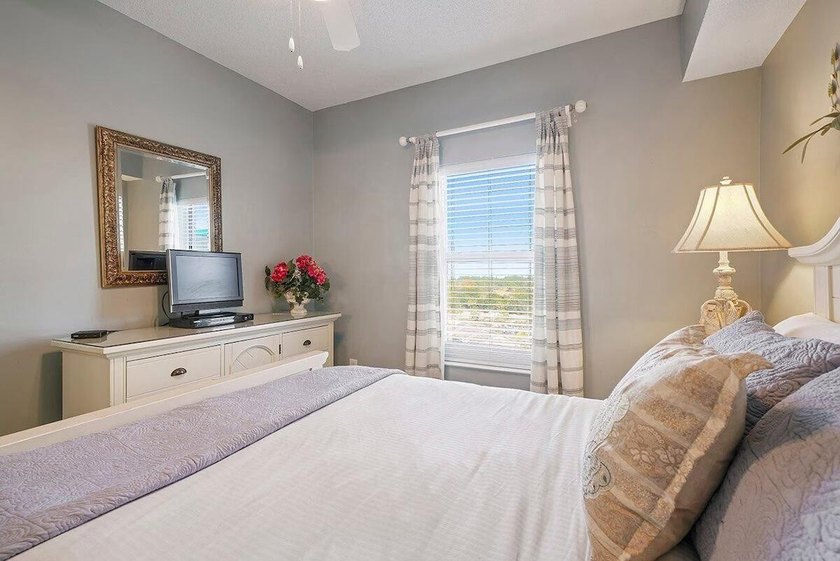 Welcome to Majestic Sun B1001, an exceptional 10th-floor corner - photo 10