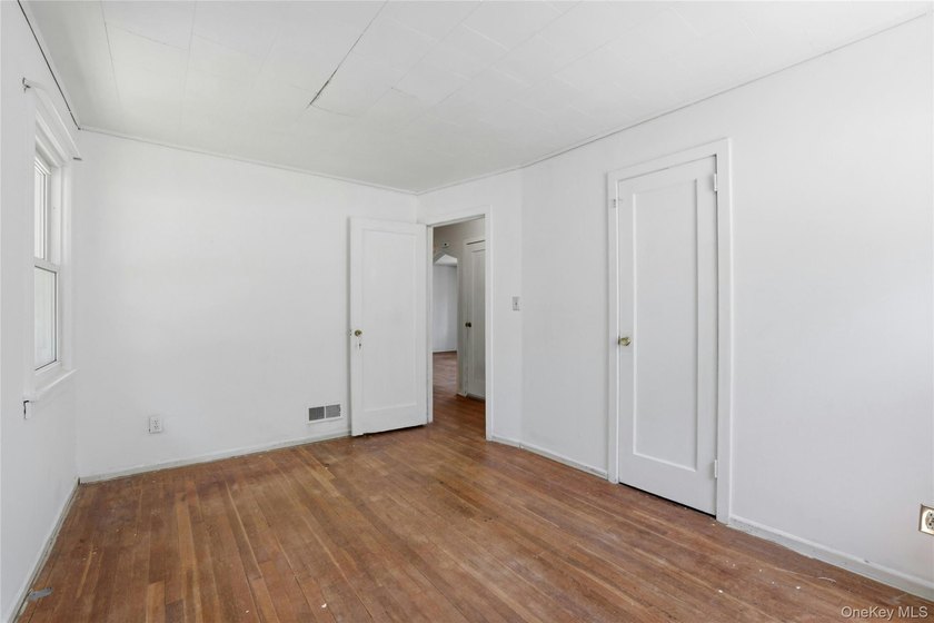 Welcome To This Spacious 4-Bedroom, 2-Bath Home In Merrick - photo 11