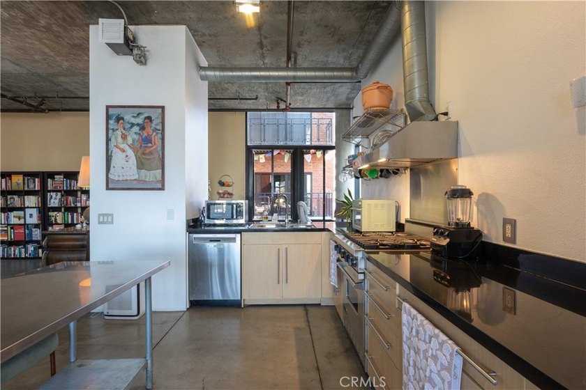The iconic Temple Lofts complex delivers the original - photo 18