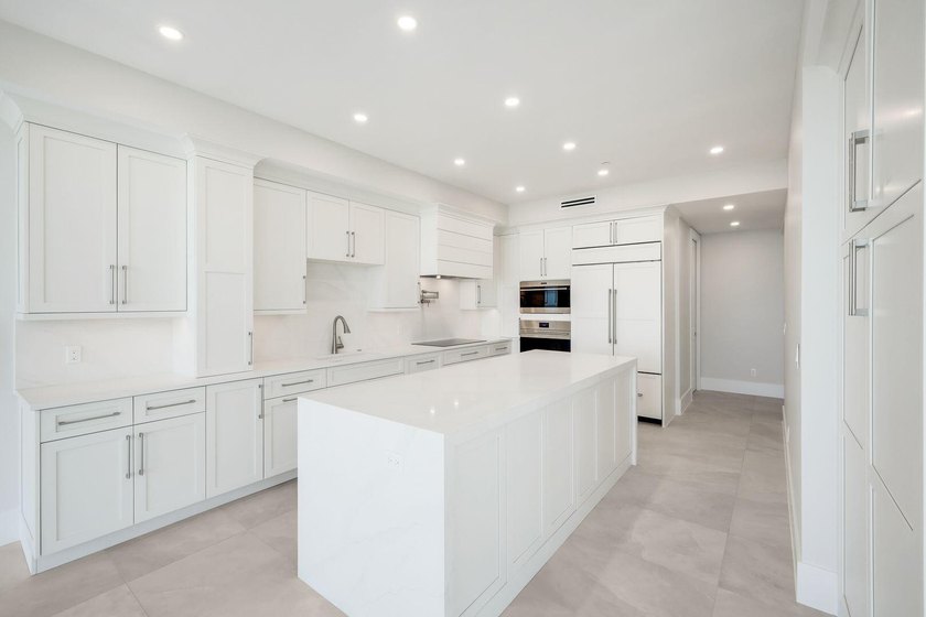 Welcome to an extraordinary coastal residence in Hideaway Beach - photo 23