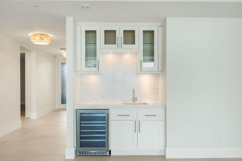 Welcome to an extraordinary coastal residence in Hideaway Beach - photo 25