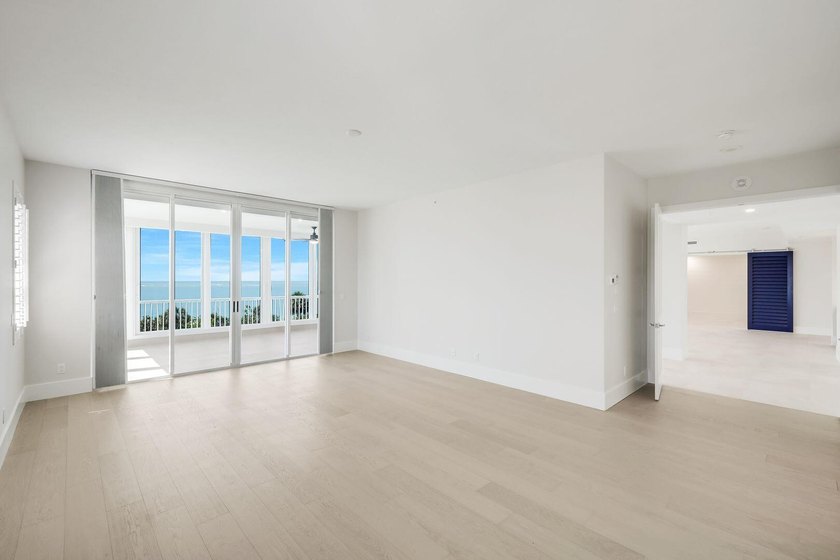 Welcome to an extraordinary coastal residence in Hideaway Beach - photo 26