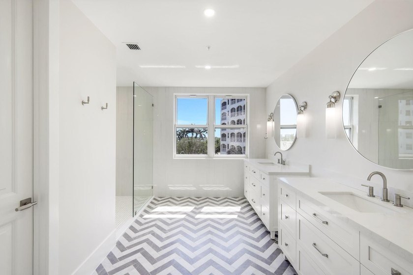 Welcome to an extraordinary coastal residence in Hideaway Beach - photo 28