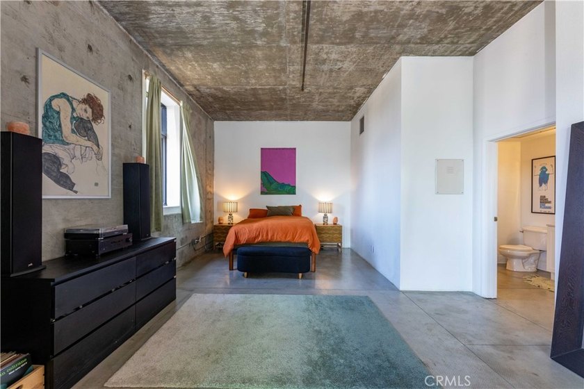 The iconic Temple Lofts complex delivers the original - photo 32