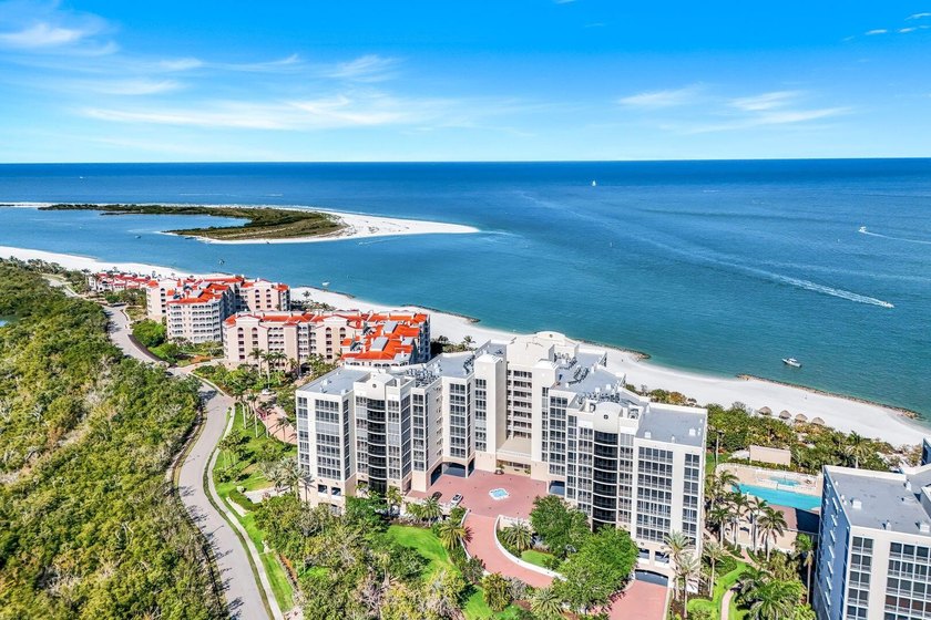 Welcome to an extraordinary coastal residence in Hideaway Beach - photo 49