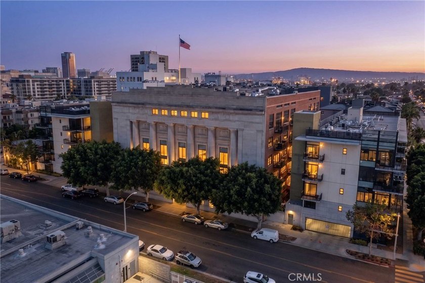 The iconic Temple Lofts complex delivers the original - photo 50