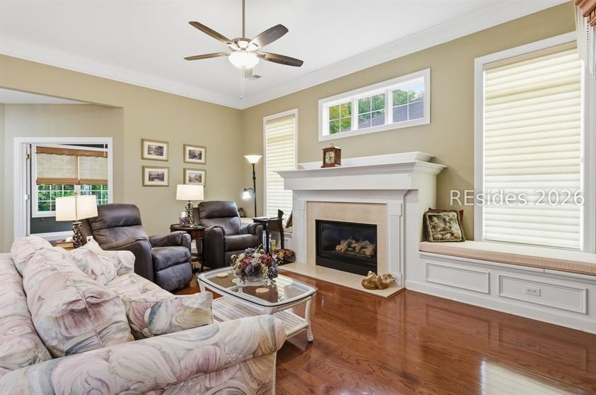 Nestled on a quiet cul-de-sac in the highly desirable community - photo 3