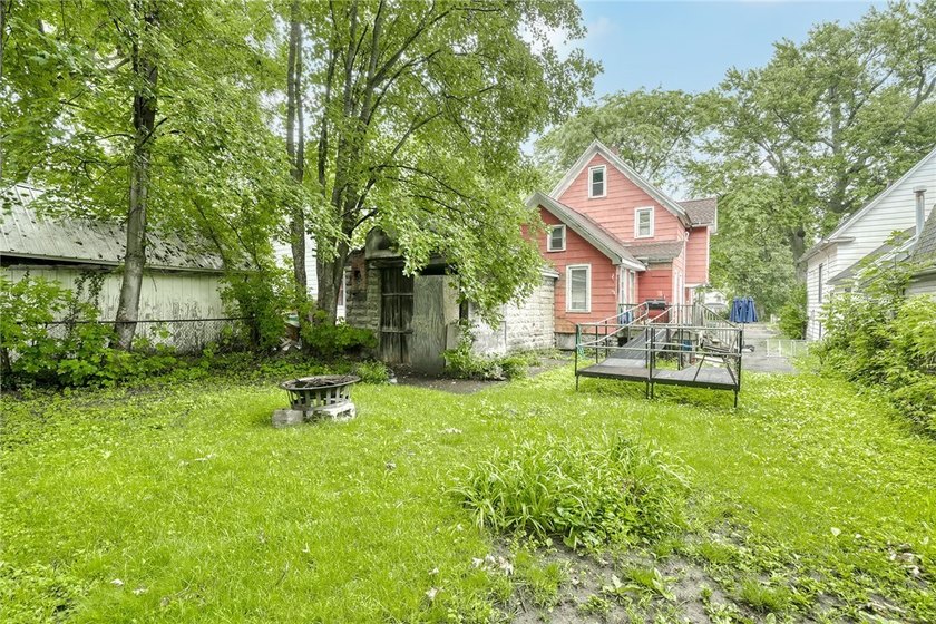 This home offers endless potential and is ready for your - photo 16