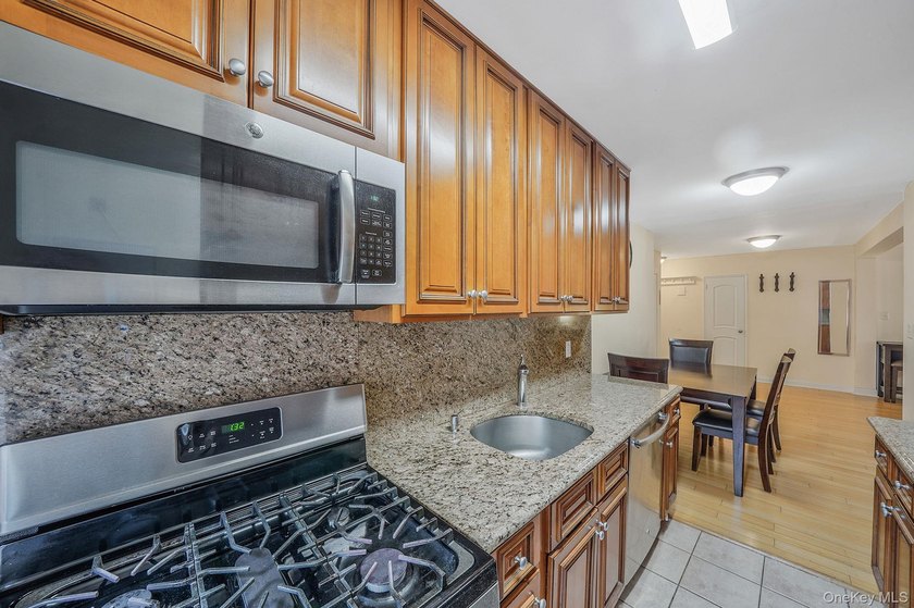 Welcome to The Boulevard Apartments-one of Forest Hills' most - photo 13