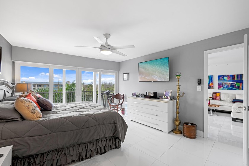 ABSOLUTELY GORGEOUS WATERFONT CONDO | PRESTIGIOUS 55+ HILLSBORO - photo 14