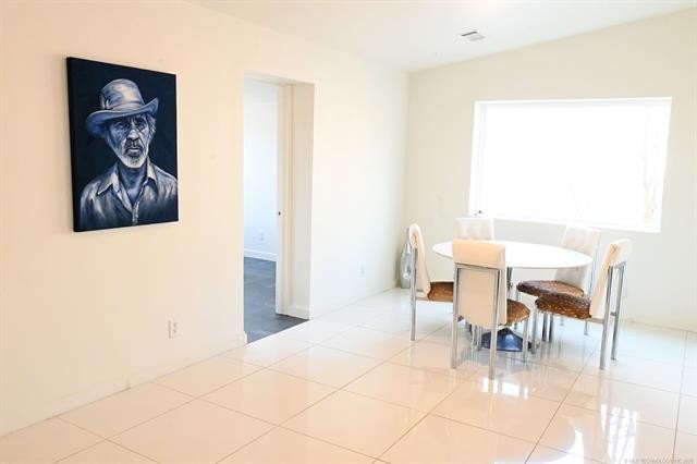 A Touch of Modern - Fully Furnished &amp; Remodeled Near Lake - photo 15