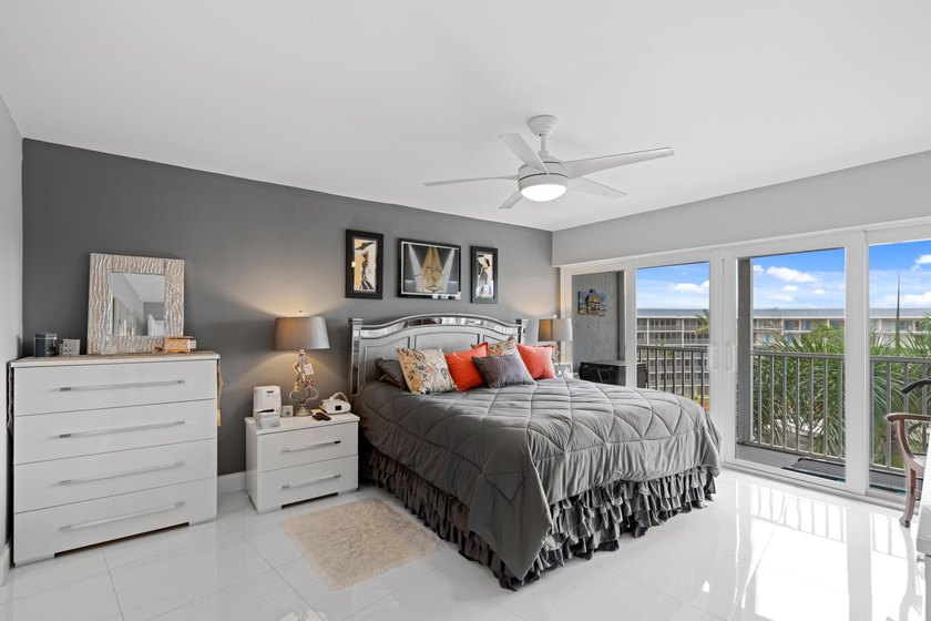 ABSOLUTELY GORGEOUS WATERFONT CONDO | PRESTIGIOUS 55+ HILLSBORO - photo 15