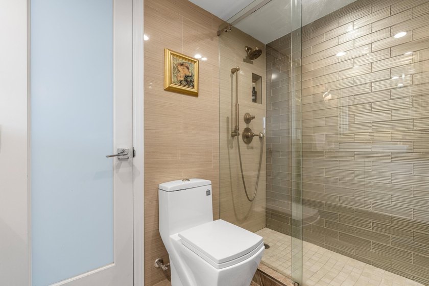 ABSOLUTELY GORGEOUS WATERFONT CONDO | PRESTIGIOUS 55+ HILLSBORO - photo 20