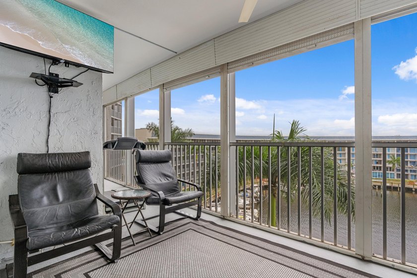 ABSOLUTELY GORGEOUS WATERFONT CONDO | PRESTIGIOUS 55+ HILLSBORO - photo 22
