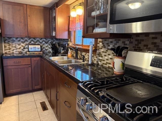 Experience true Northwoods living with this charming waterfront - photo 5