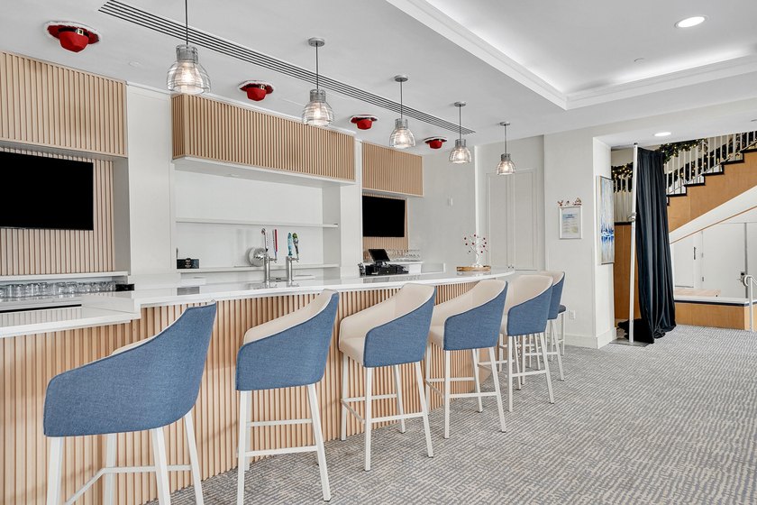 Turnkey, fully furnished condo-hotel on the Intracoastal - photo 8
