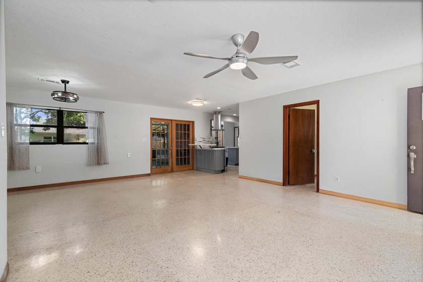 BEING SOLD AS-IS Welcome to this beautifully 3-bedroom, 2-bath - photo 7