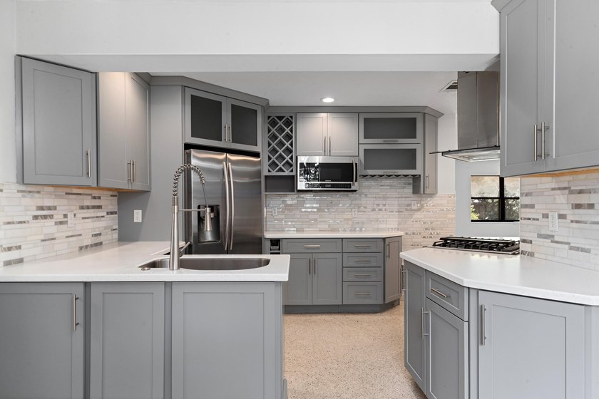 BEING SOLD AS-IS Welcome to this beautifully 3-bedroom, 2-bath - photo 10